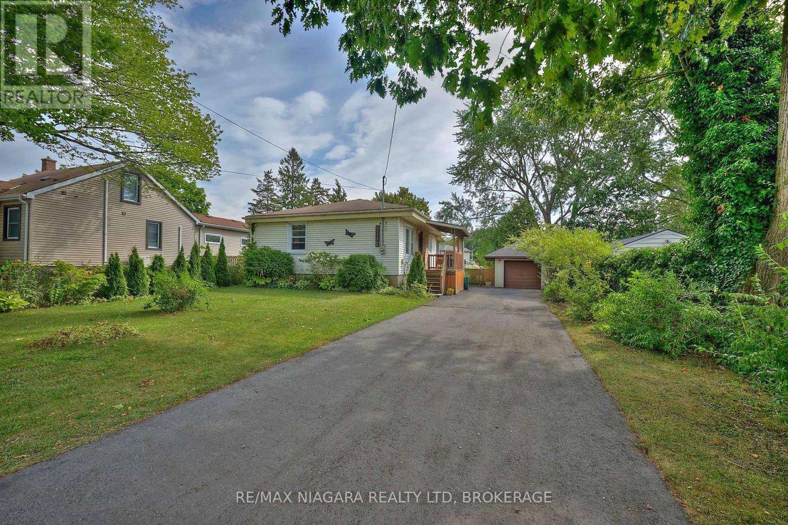Photo 1 of 6112 Montrose Road, Niagara Falls ON