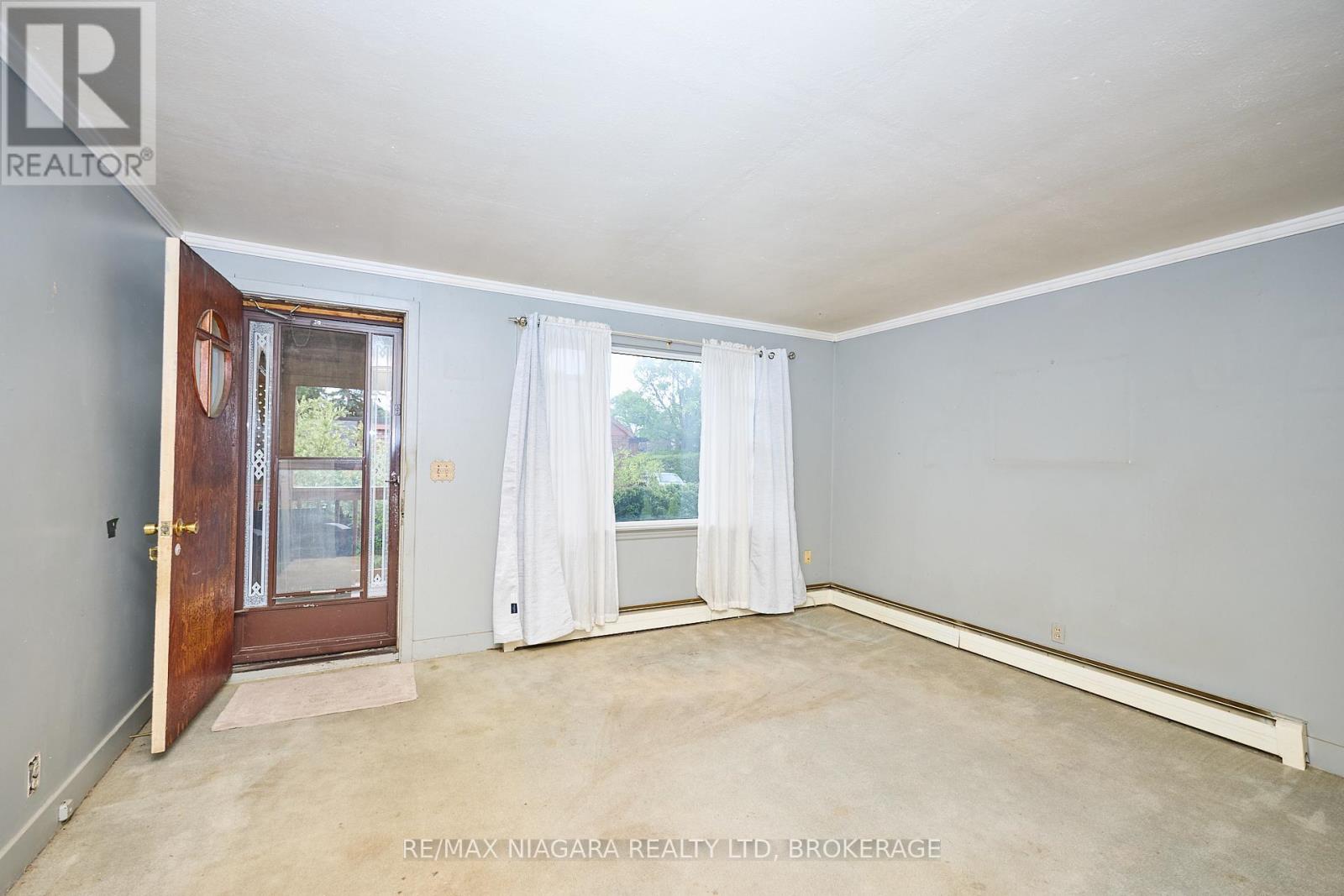 Photo 19 of 6112 Montrose Road, Niagara Falls ON