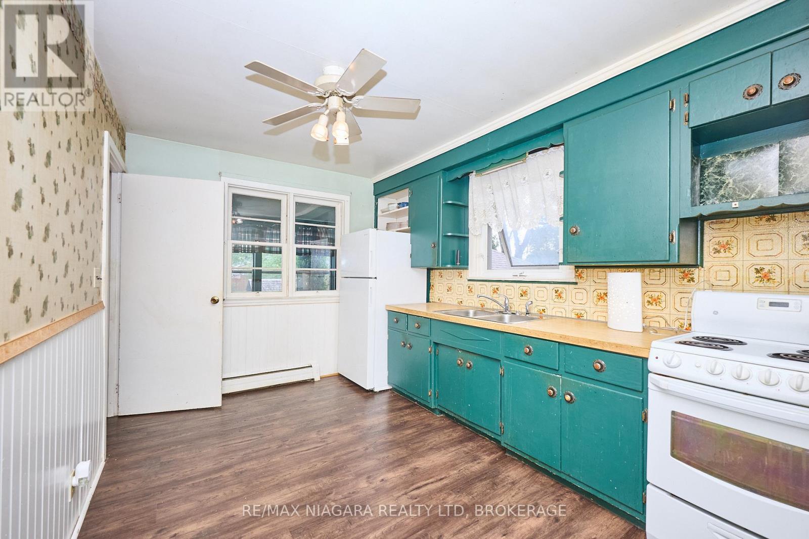 Photo 21 of 6112 Montrose Road, Niagara Falls ON