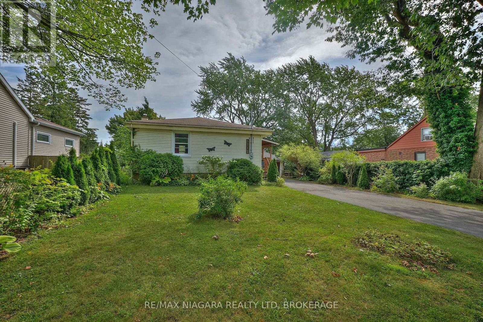 Photo 4 of 6112 Montrose Road, Niagara Falls ON