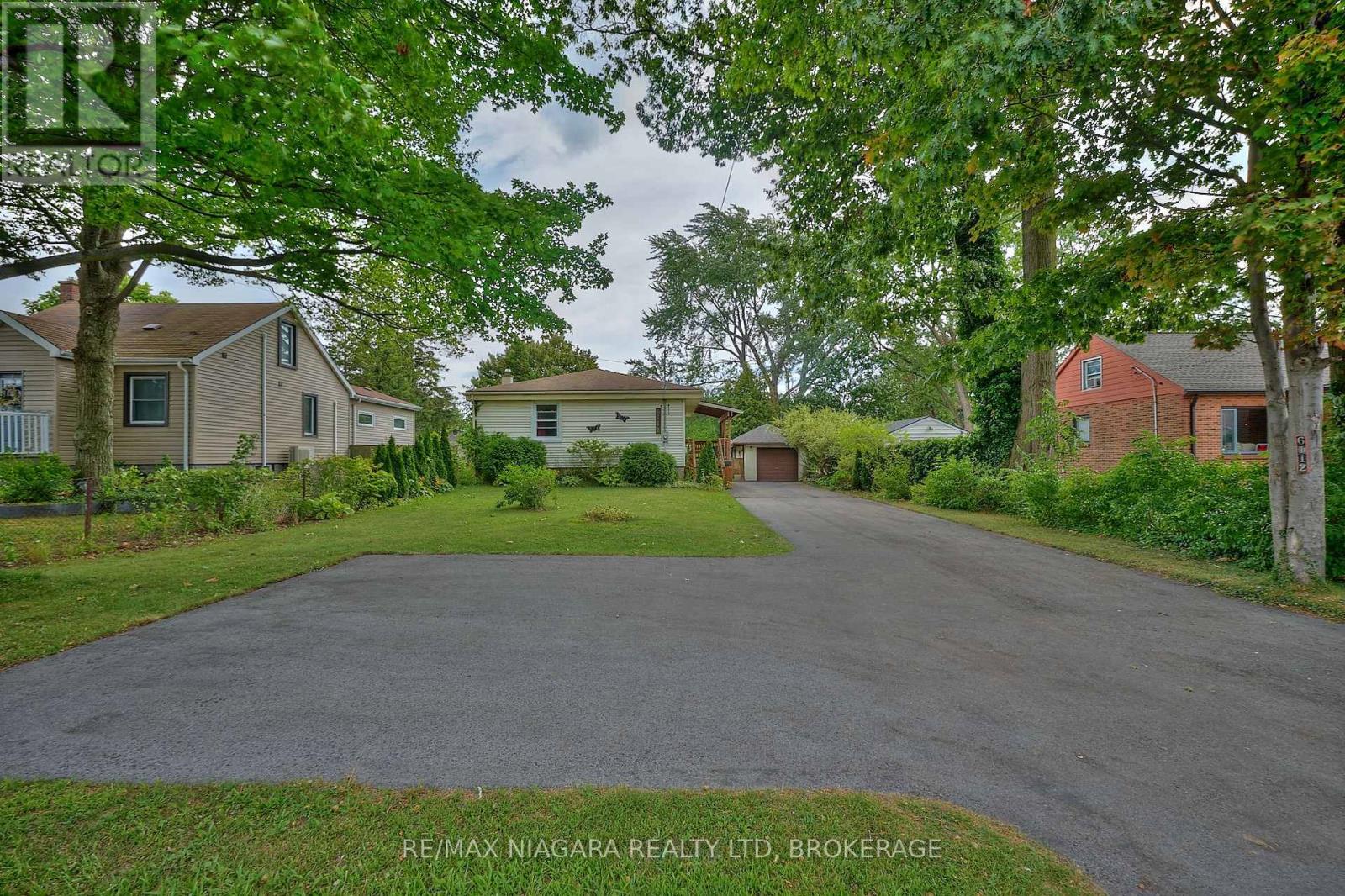 Photo 5 of 6112 Montrose Road, Niagara Falls ON
