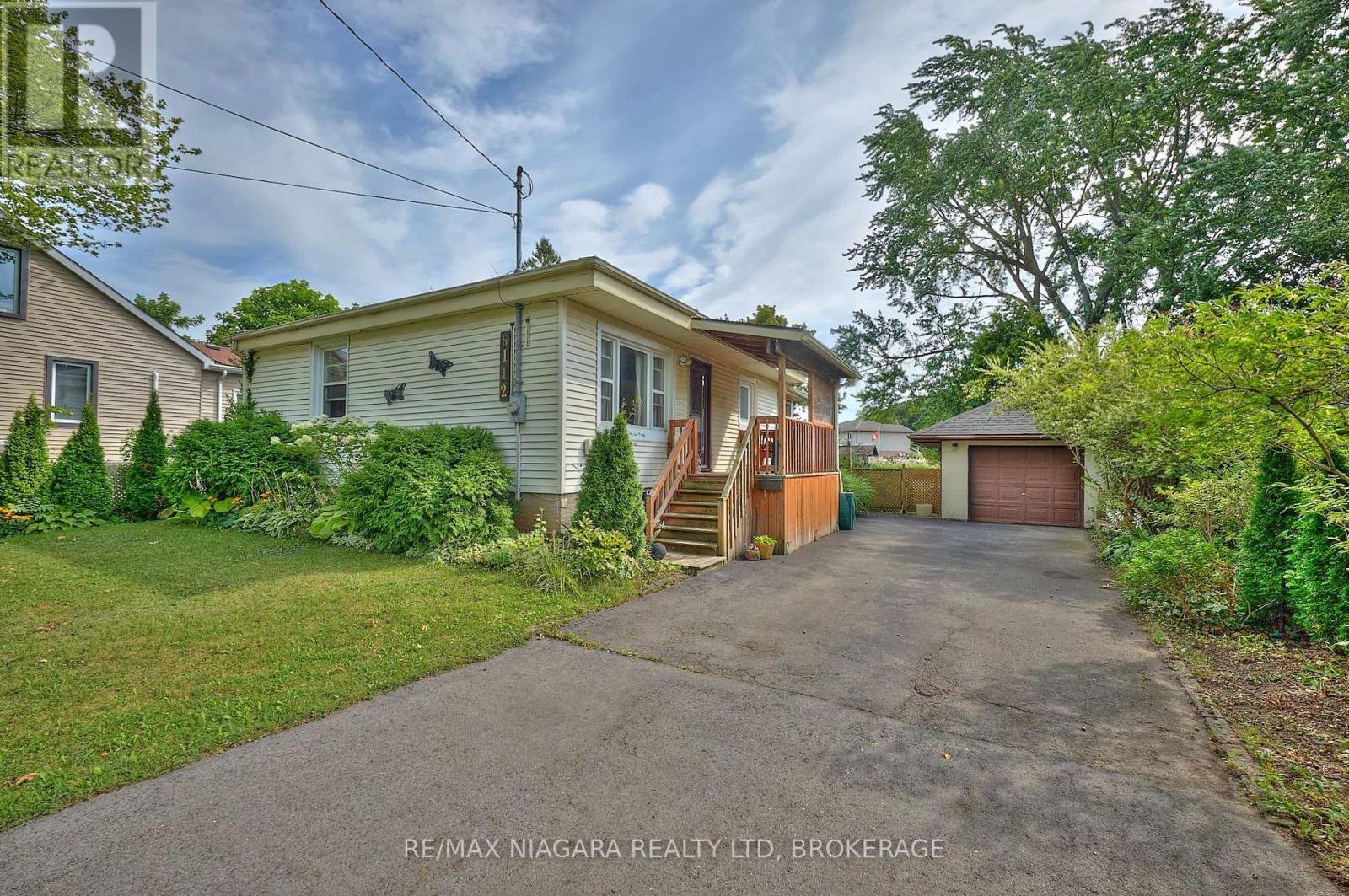 Photo 7 of 6112 Montrose Road, Niagara Falls ON