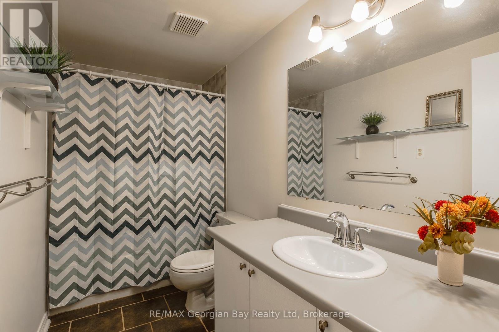 Photo 24 of 328 Rose Crescent, Midland ON