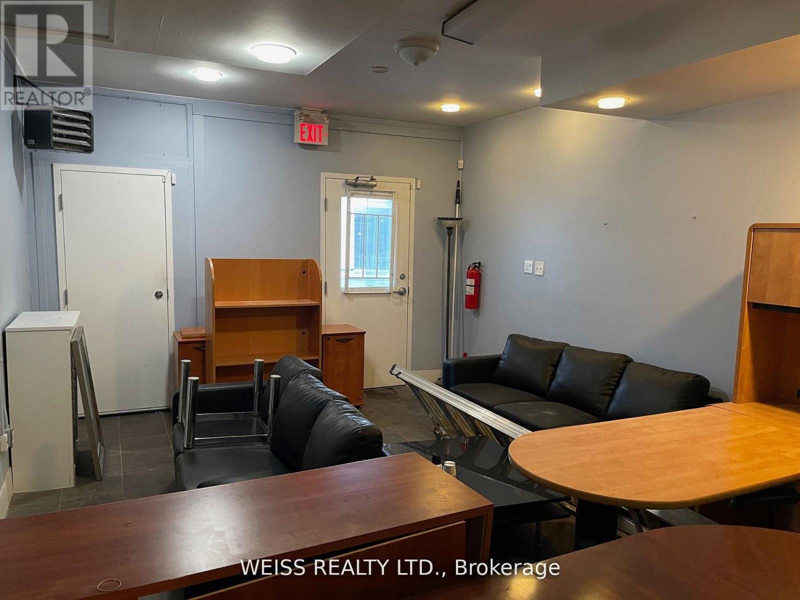 Photo 3 of 868 Eglinton Avenue W, Toronto ON