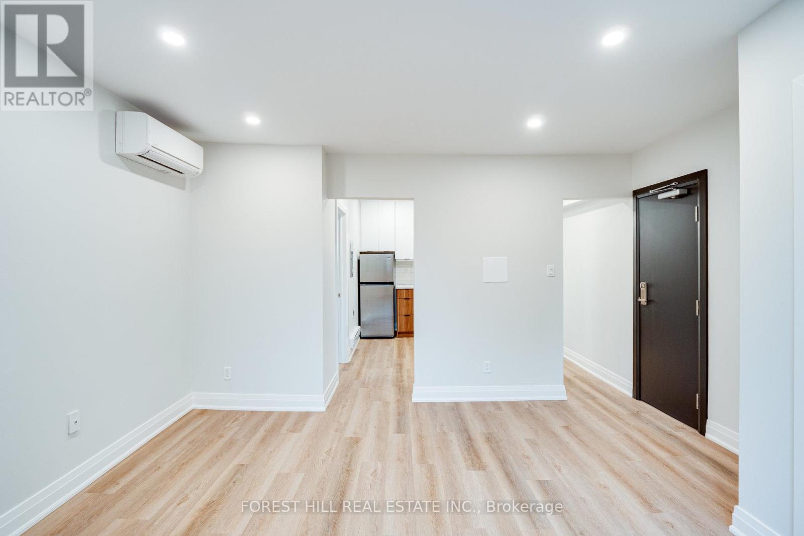 Photo 10 of 2 1 Greensides Avenue, Toronto ON