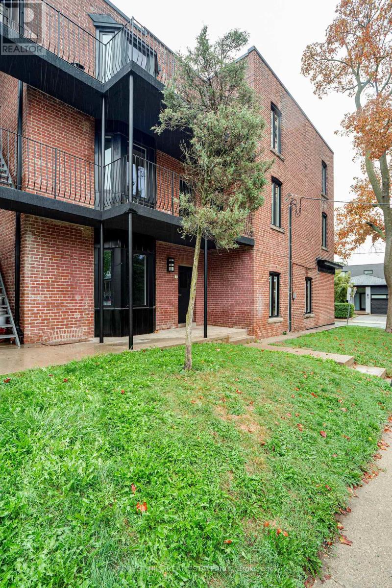 Photo 30 of 2 1 Greensides Avenue, Toronto ON