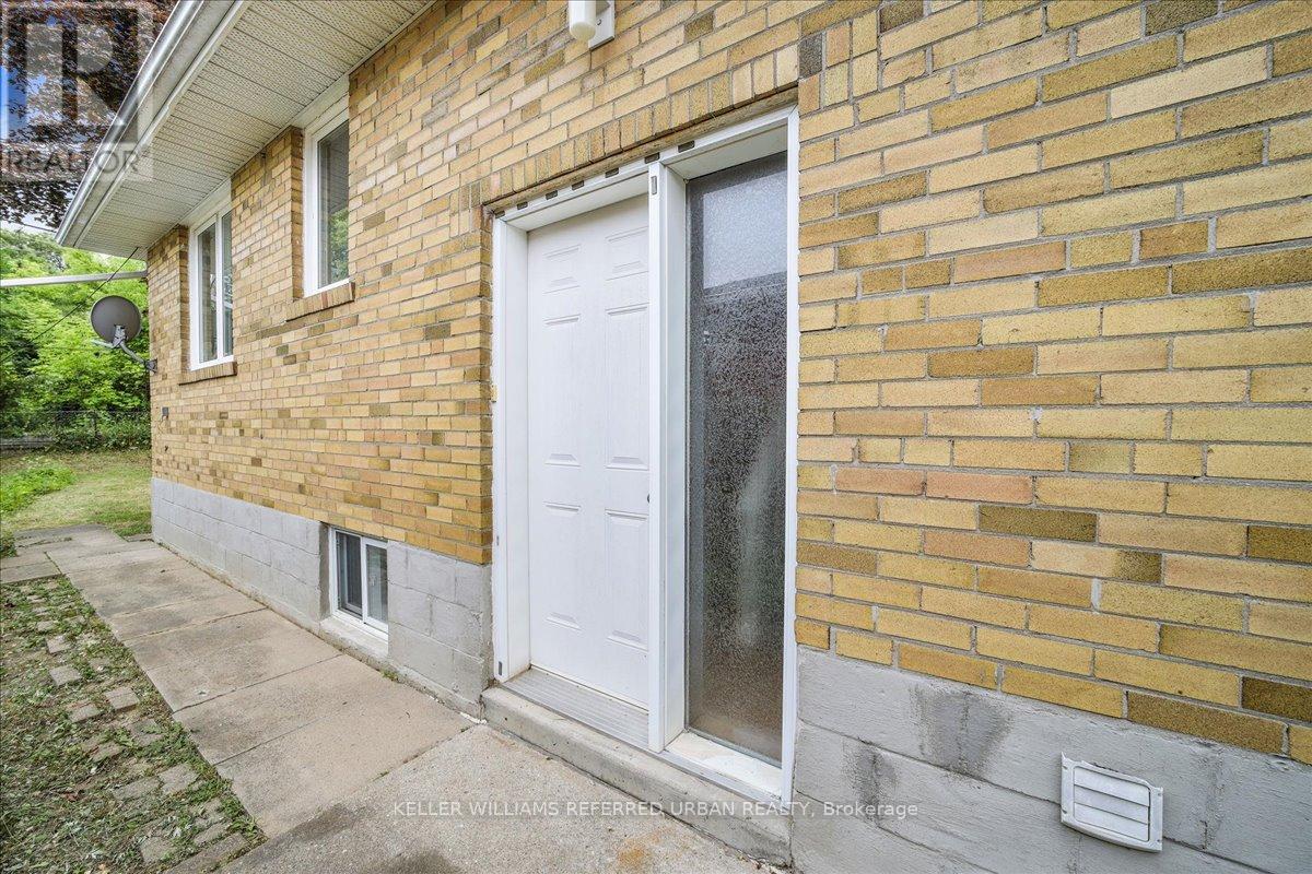 Photo 24 of 182 Park Home Avenue, Toronto ON