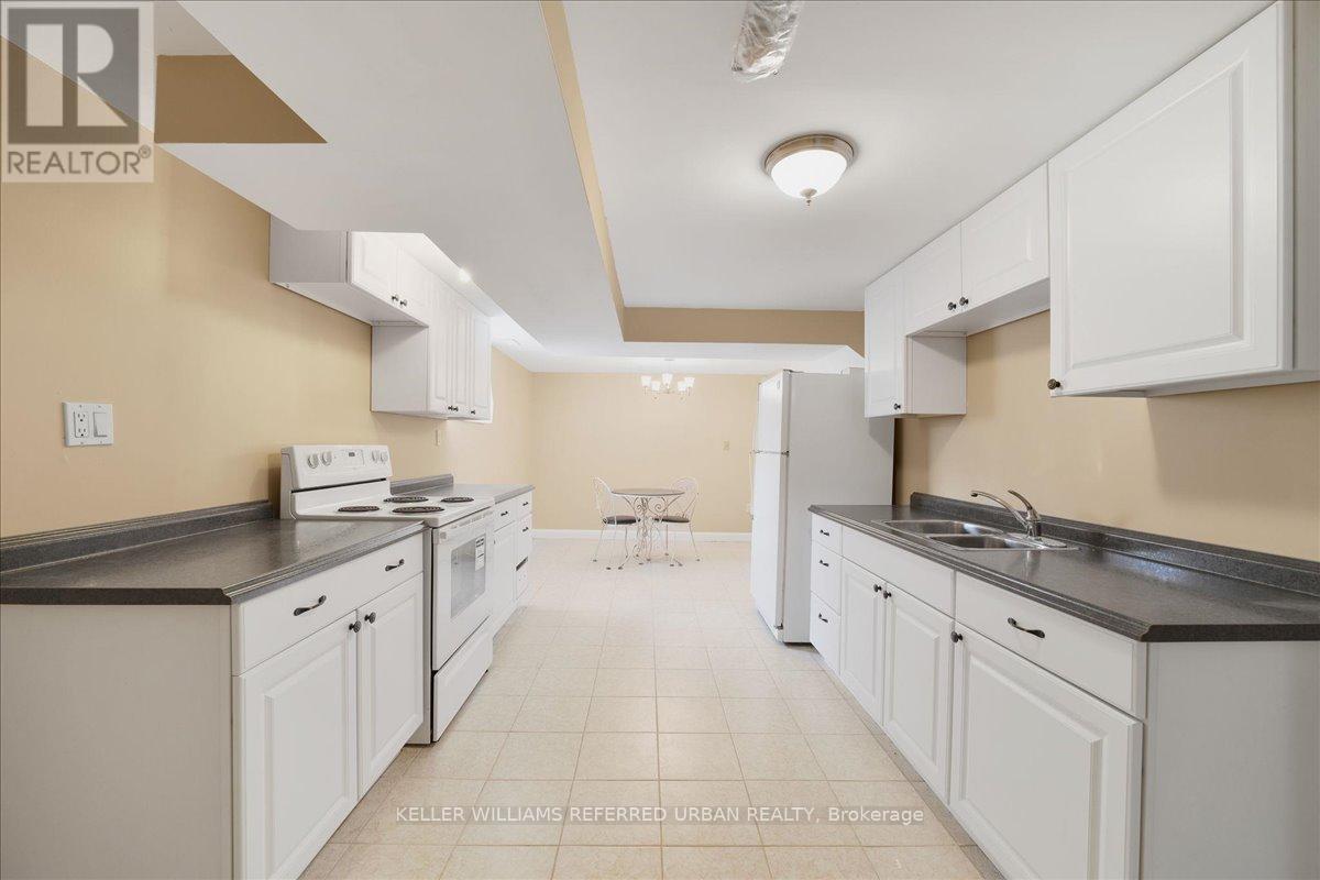 Photo 27 of 182 Park Home Avenue, Toronto ON