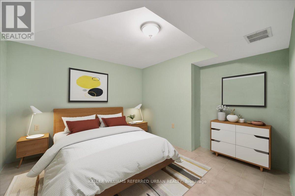 Photo 32 of 182 Park Home Avenue, Toronto ON