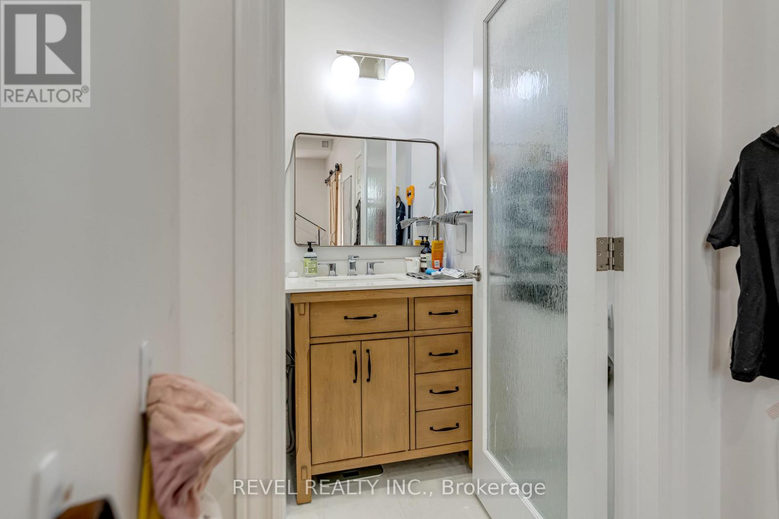 Photo 15 of 290 Gerrard Street E, Toronto ON