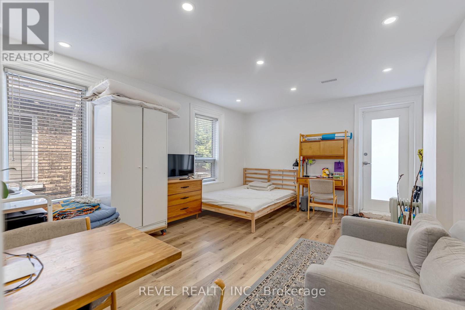 Photo 19 of 290 Gerrard Street E, Toronto ON