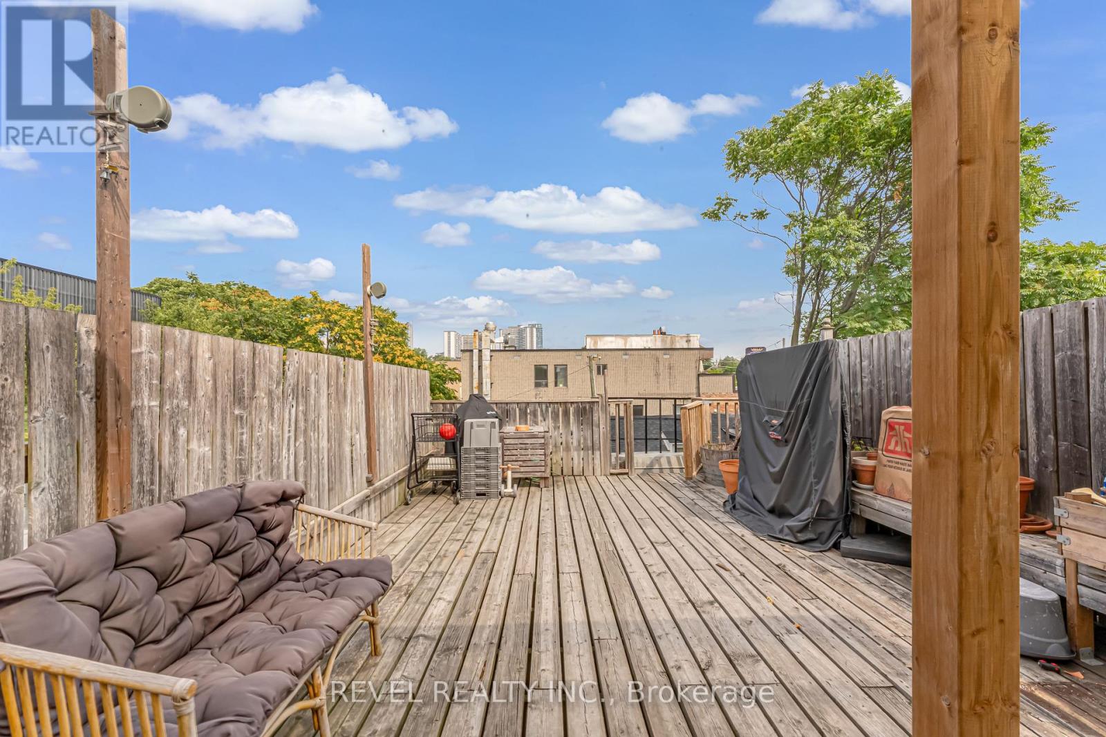 Photo 26 of 290 Gerrard Street E, Toronto ON