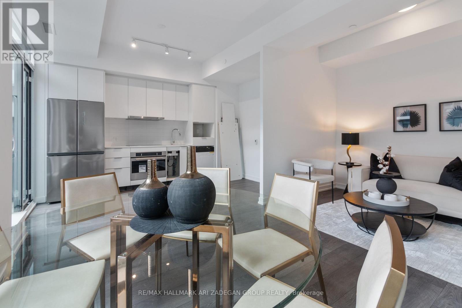 Photo 12 of S 607 8 Olympic Gdn Drive, Toronto ON