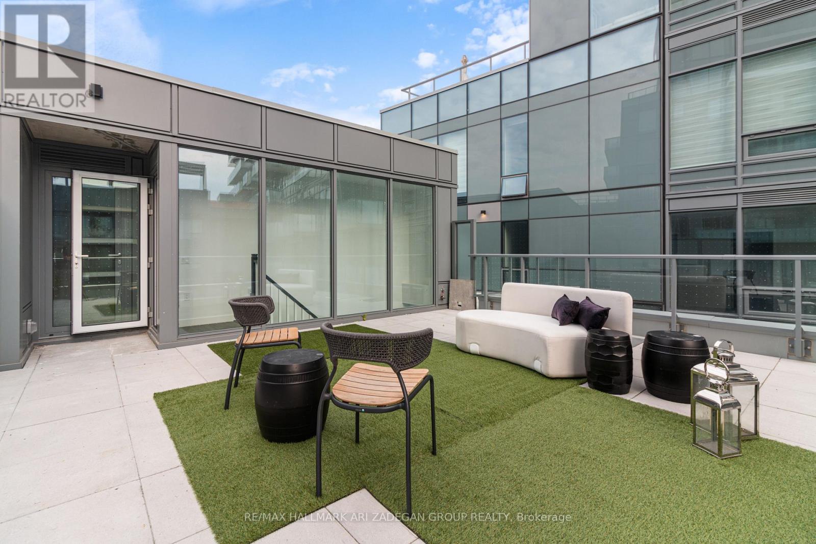 Photo 2 of S 607 8 Olympic Gdn Drive, Toronto ON