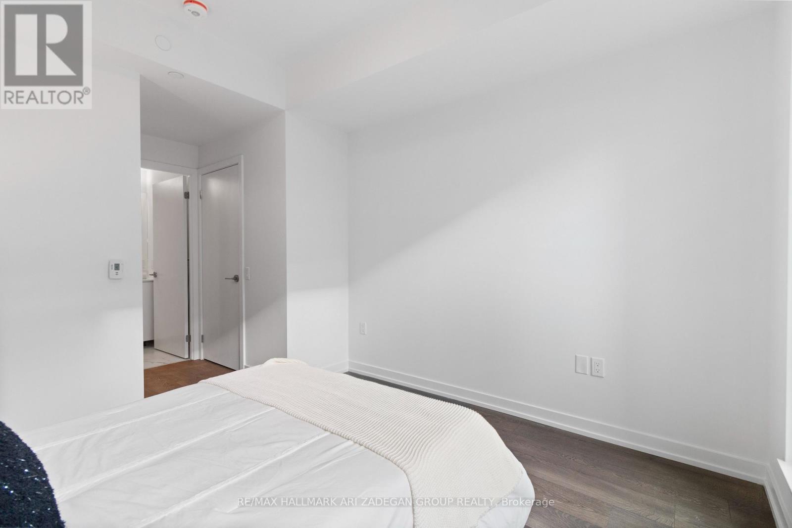 Photo 31 of S 607 8 Olympic Gdn Drive, Toronto ON