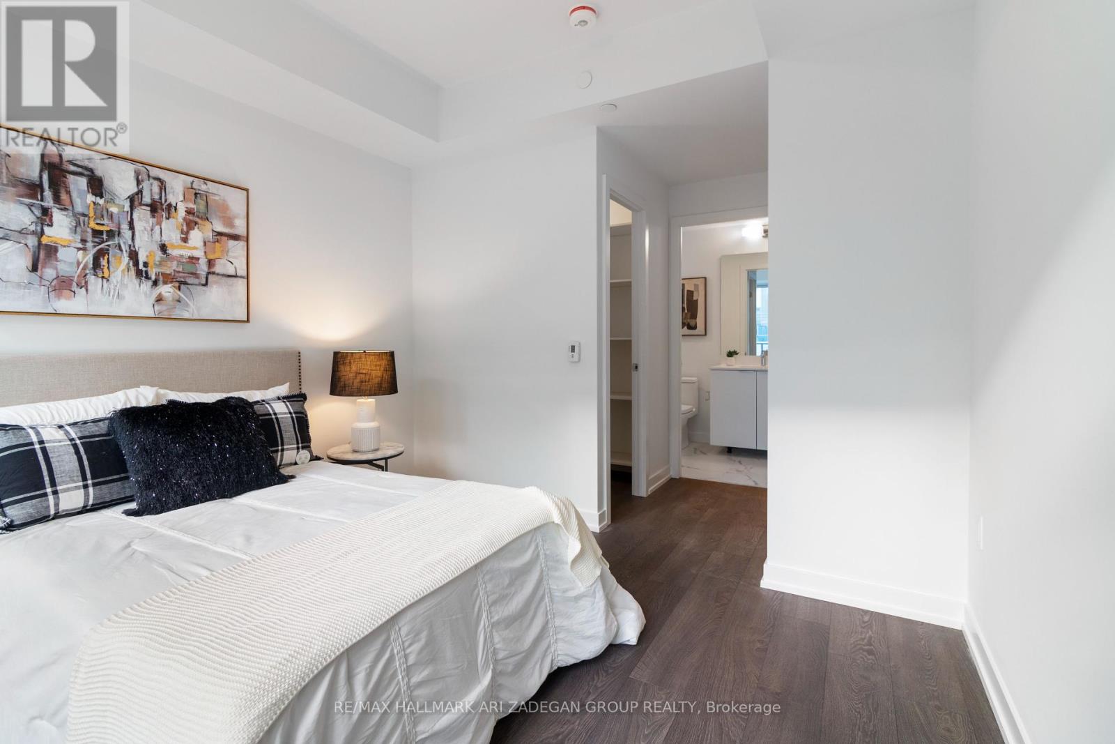 Photo 32 of S 607 8 Olympic Gdn Drive, Toronto ON