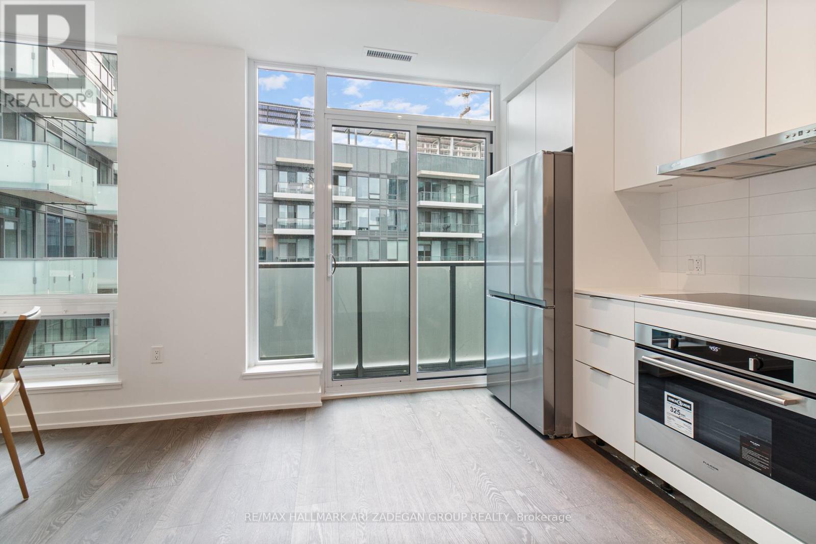 Photo 7 of S 607 8 Olympic Gdn Drive, Toronto ON