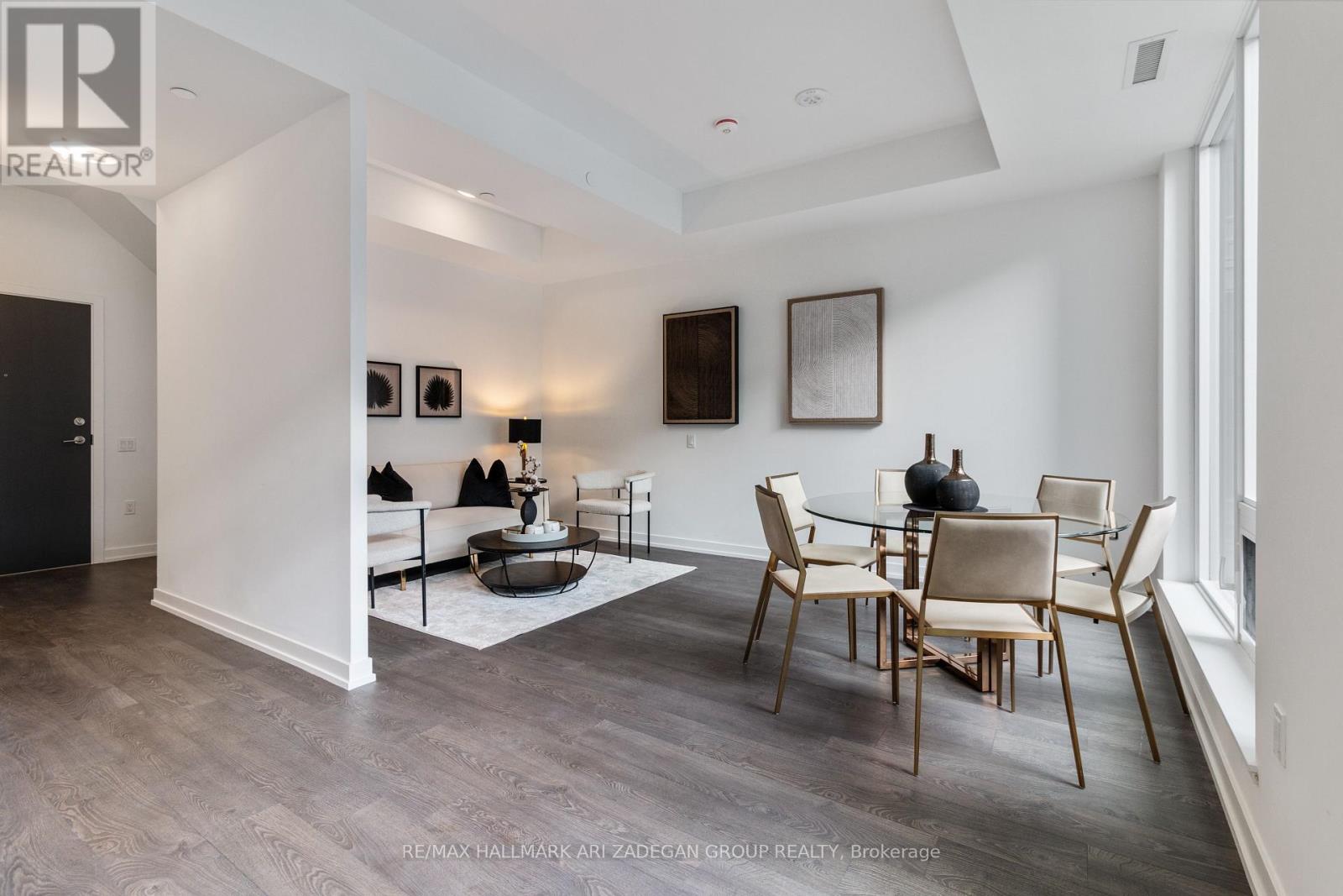 Photo 9 of S 607 8 Olympic Gdn Drive, Toronto ON