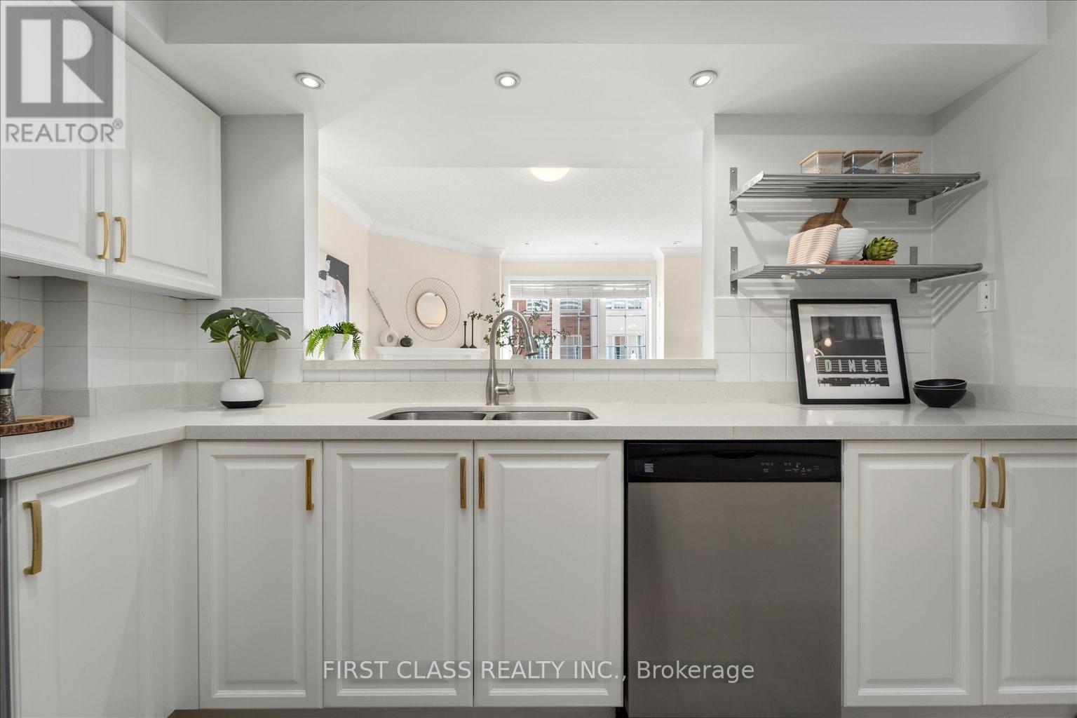 Photo 8 of 326 3 Everson Drive, Toronto ON