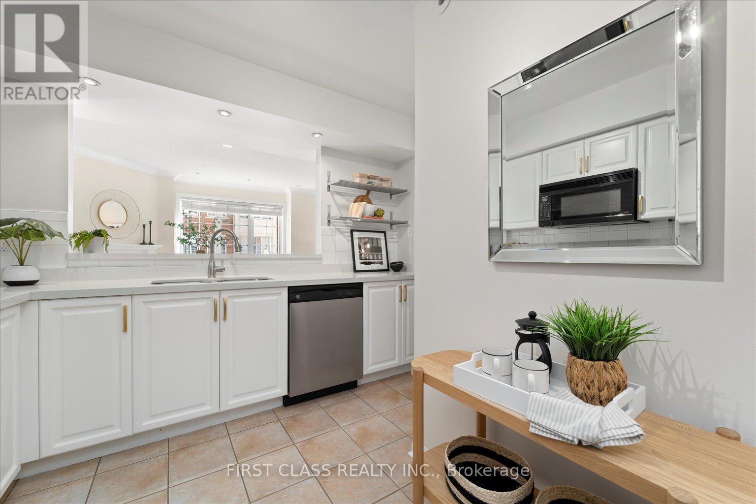 Photo 9 of 326 3 Everson Drive, Toronto ON