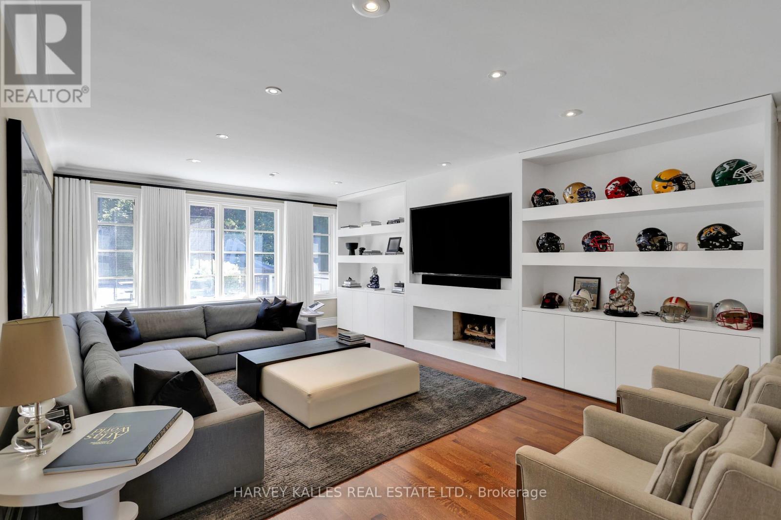 Photo 11 of 67 Fifeshire Road, Toronto ON