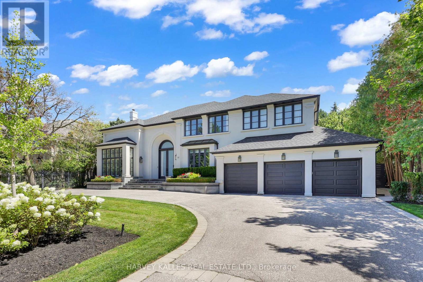 Photo 3 of 67 Fifeshire Road, Toronto ON
