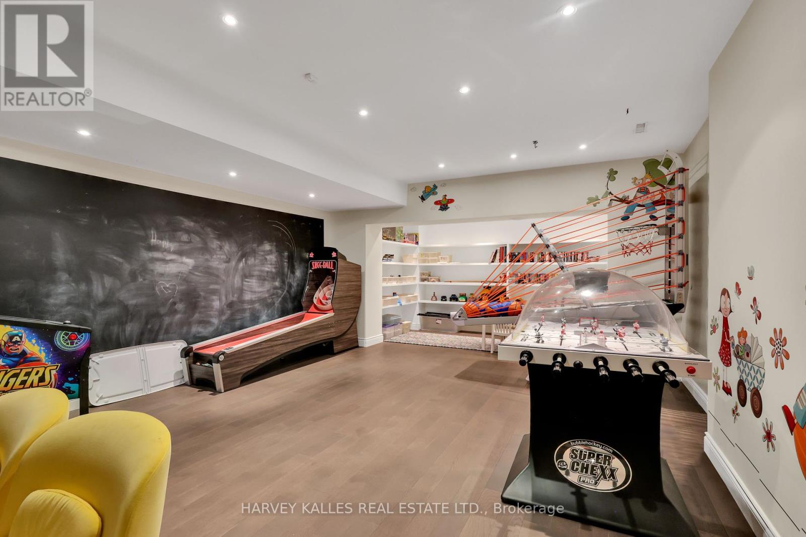 Photo 33 of 67 Fifeshire Road, Toronto ON