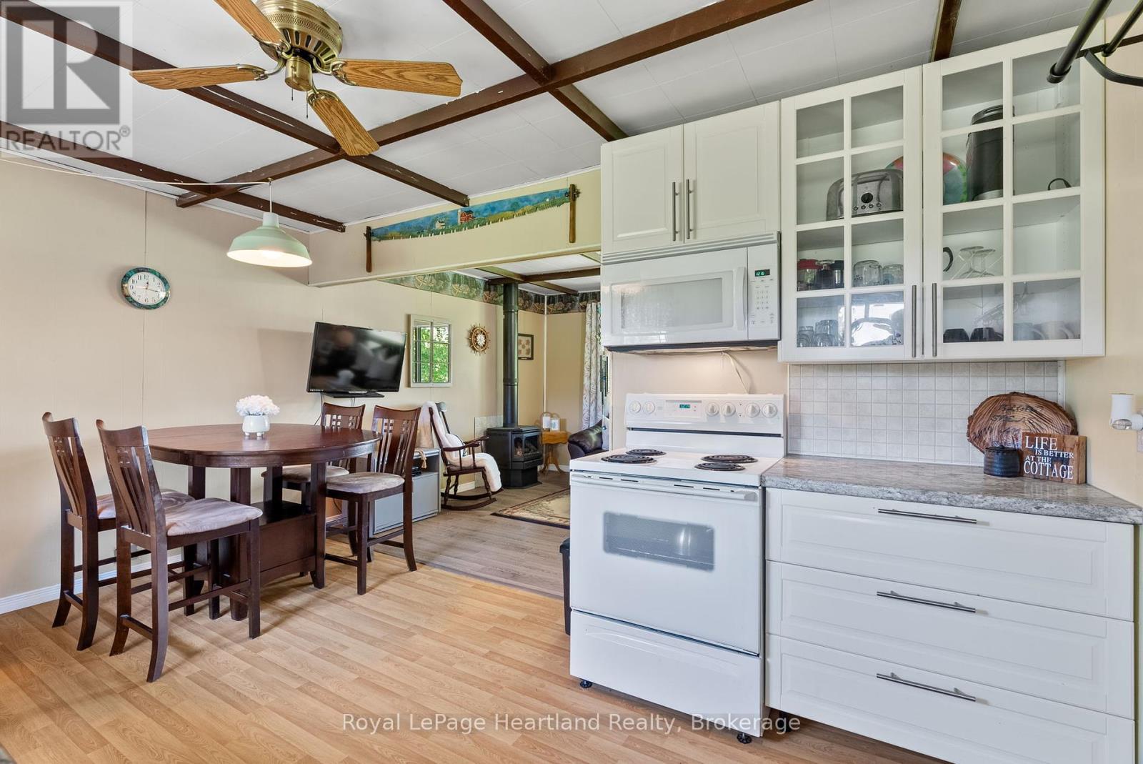 Photo 10 of 48 Poechman Lane, Brockton ON