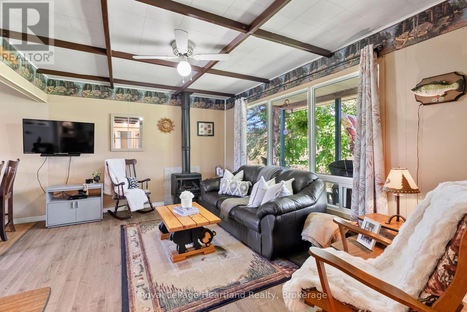 Photo 14 of 48 Poechman Lane, Brockton ON