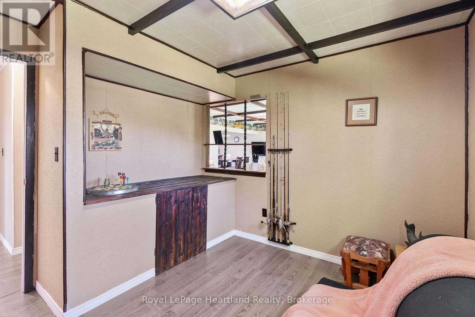 Photo 18 of 48 Poechman Lane, Brockton ON