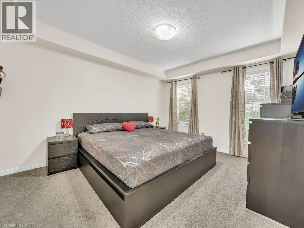 Photo 17 of 700 Neighbourhood Circle Unit 1, Mississauga ON