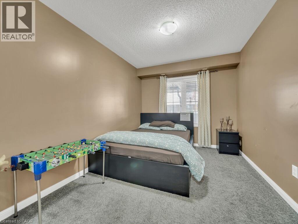 Photo 20 of 700 Neighbourhood Circle Unit 1, Mississauga ON