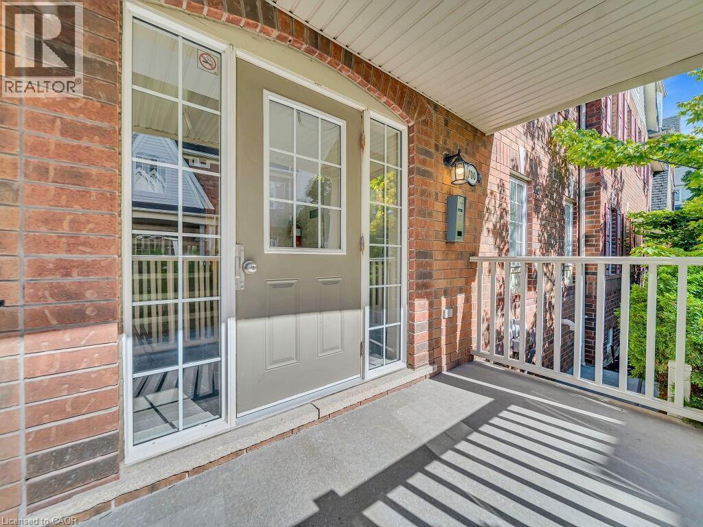 Photo 5 of 700 Neighbourhood Circle Unit 1, Mississauga ON