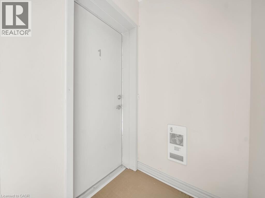 Photo 7 of 700 Neighbourhood Circle Unit 1, Mississauga ON