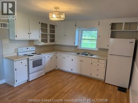 Photo 5 of 14385 14th Concession Road Unit Frnt House, Essex ON