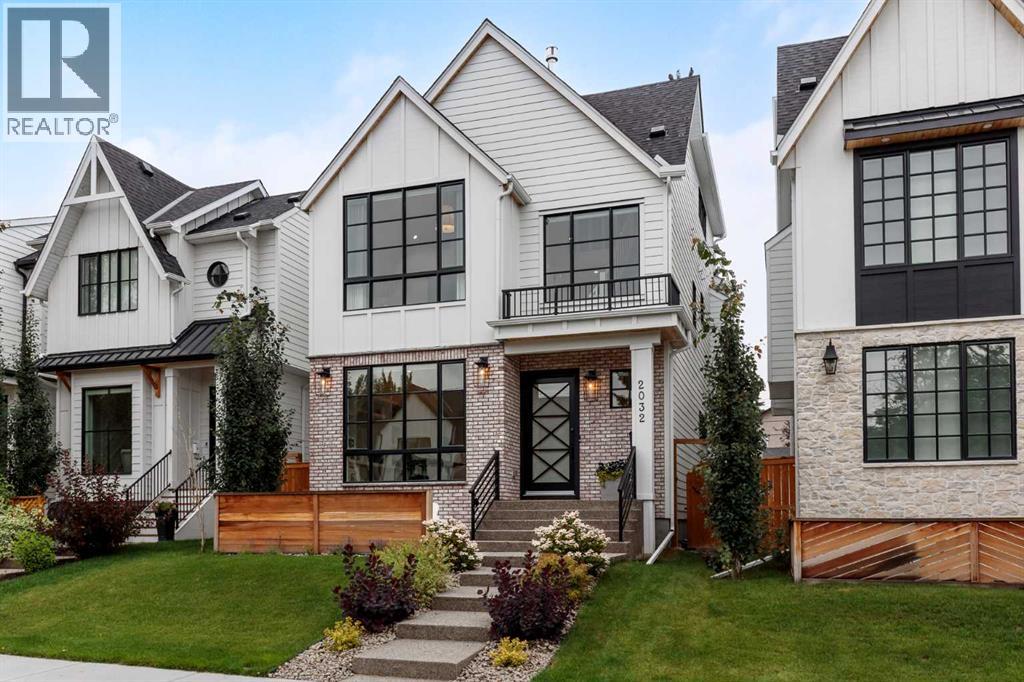 Photo 1 of 2032 41 Avenue Sw, Calgary AB
