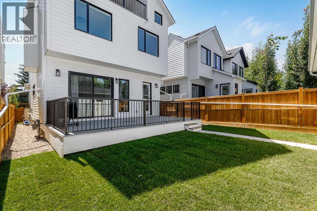 Photo 46 of 2032 41 Avenue Sw, Calgary AB