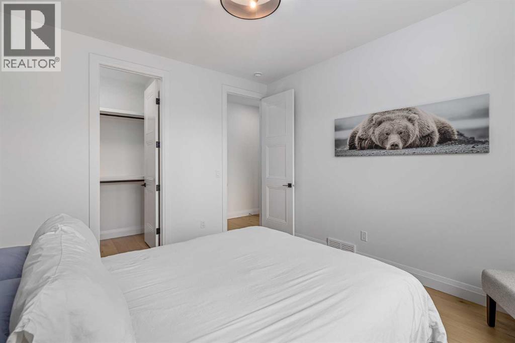Photo 24 of 2032 41 Avenue Sw, Calgary AB