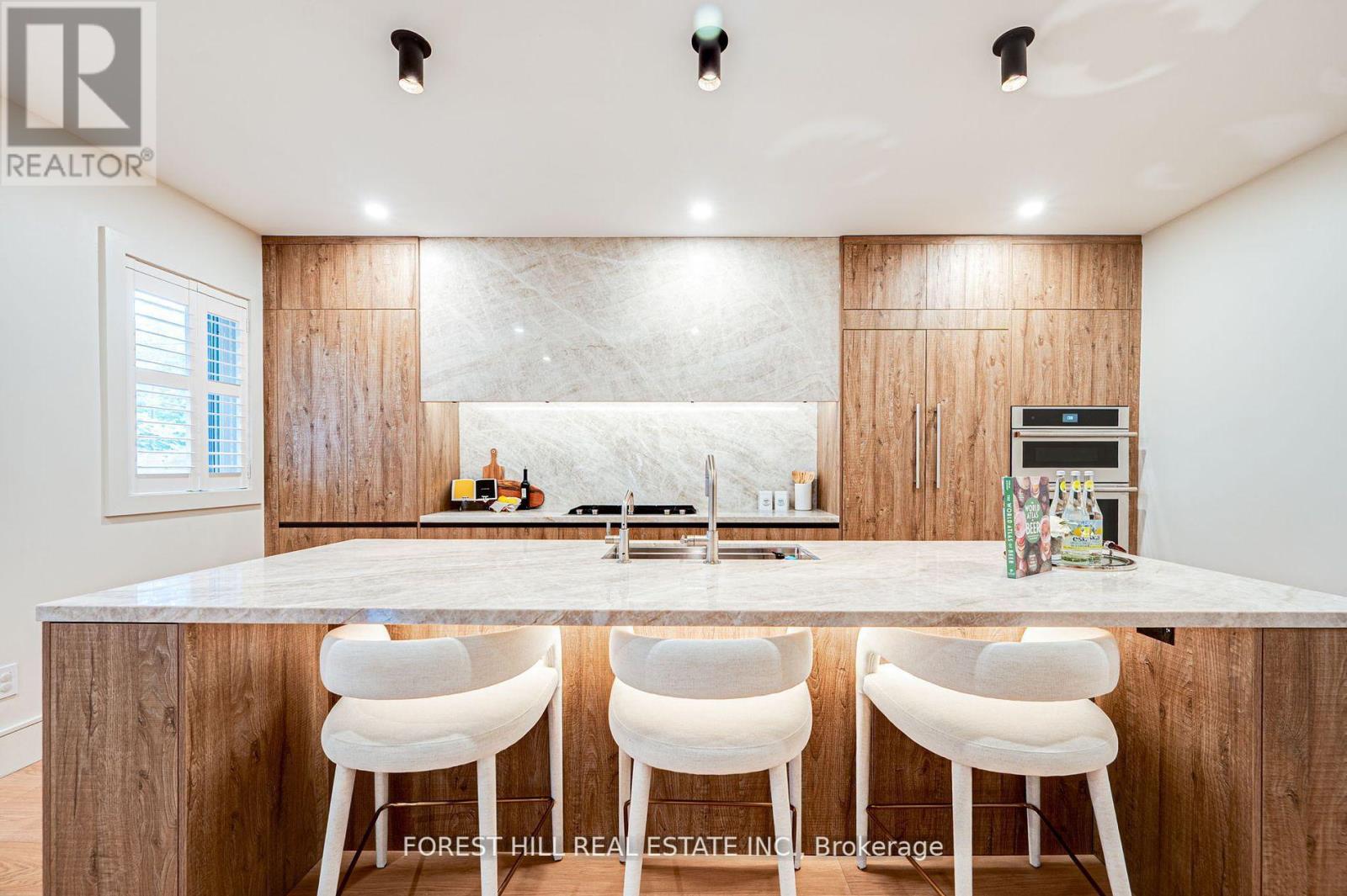 Photo 11 of 295 Strathmore Boulevard, Toronto ON