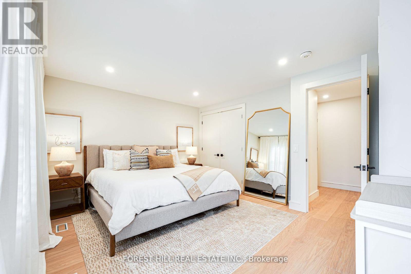 Photo 16 of 295 Strathmore Boulevard, Toronto ON