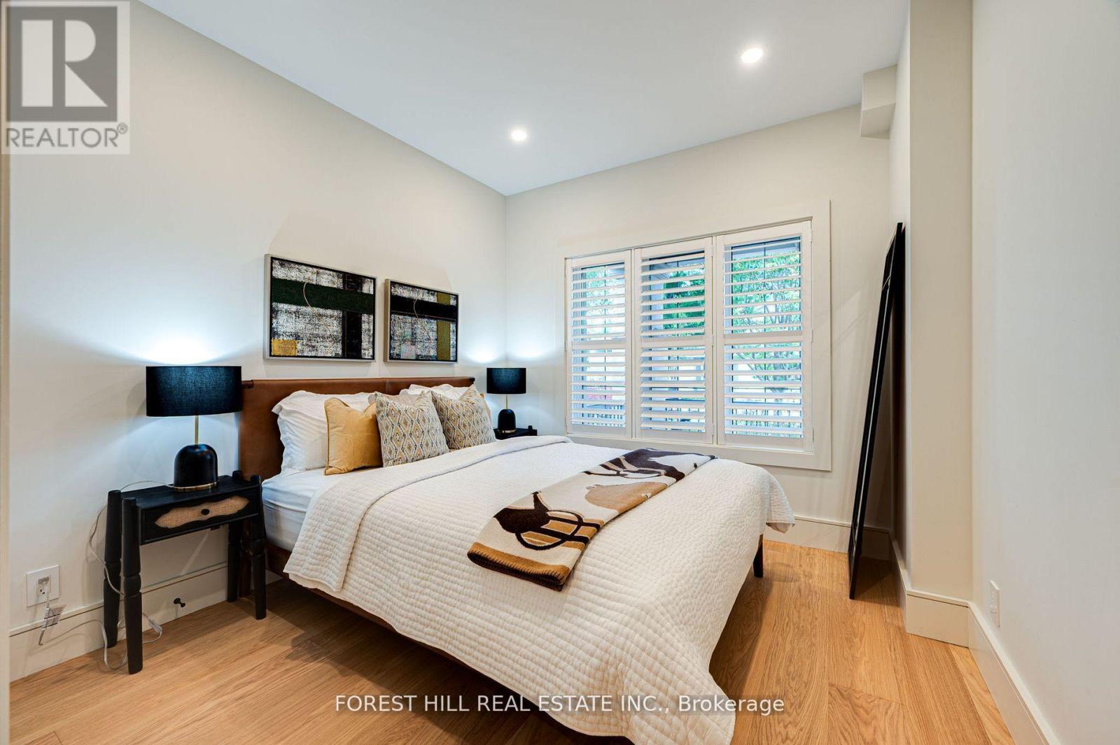 Photo 23 of 295 Strathmore Boulevard, Toronto ON