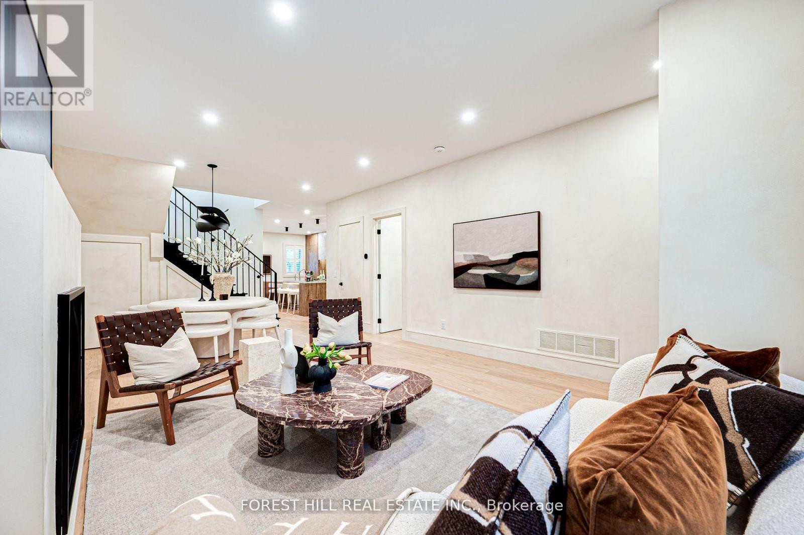 Photo 7 of 295 Strathmore Boulevard, Toronto ON