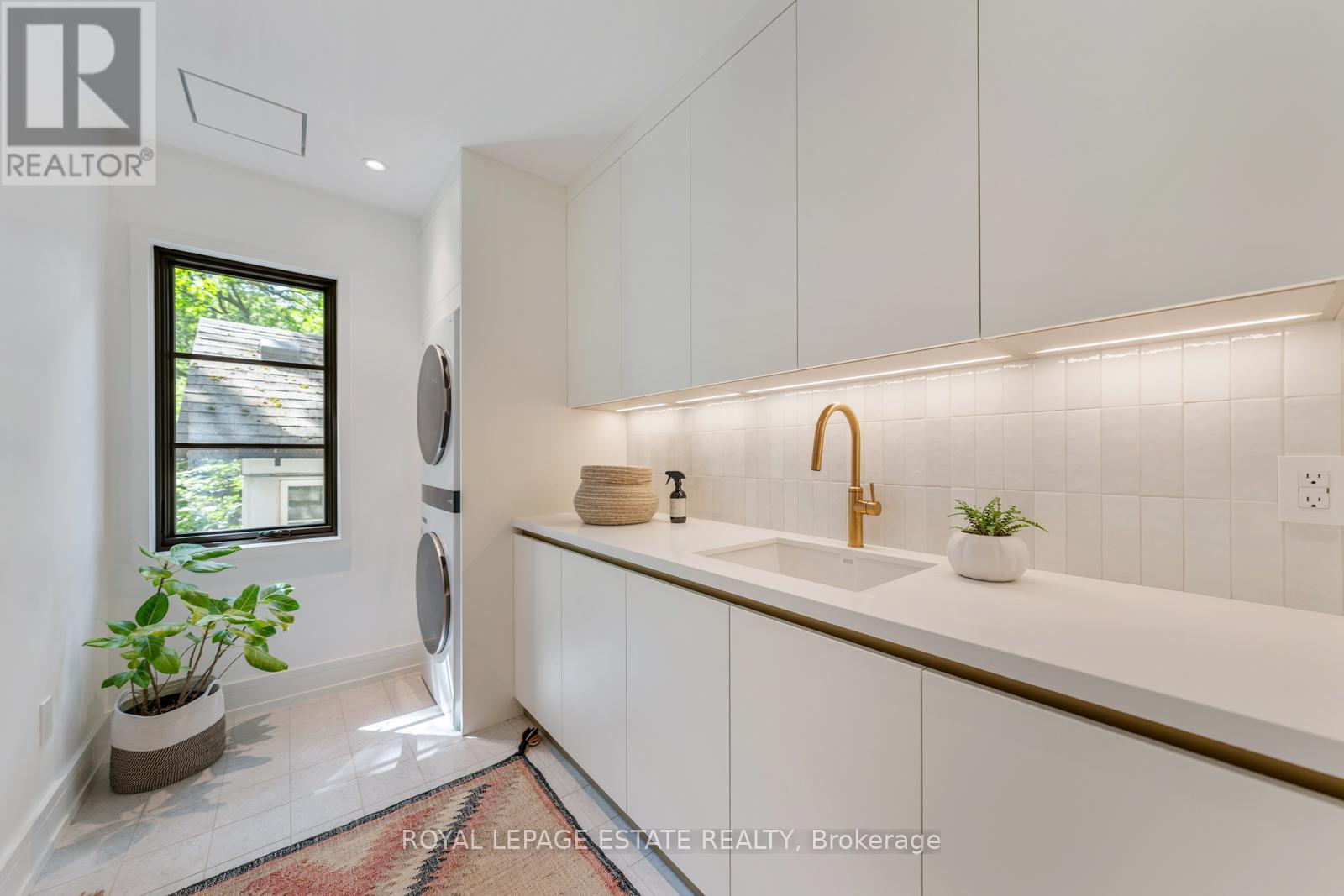 Photo 31 of 138 Balsam Avenue, Toronto ON