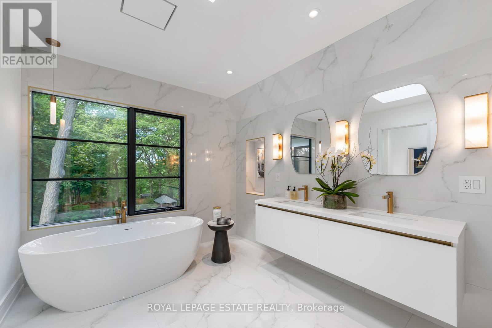 Photo 38 of 138 Balsam Avenue, Toronto ON