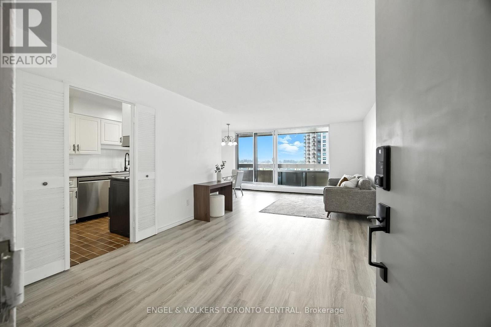 Photo 15 of 910 1210 Radom Street, Pickering ON