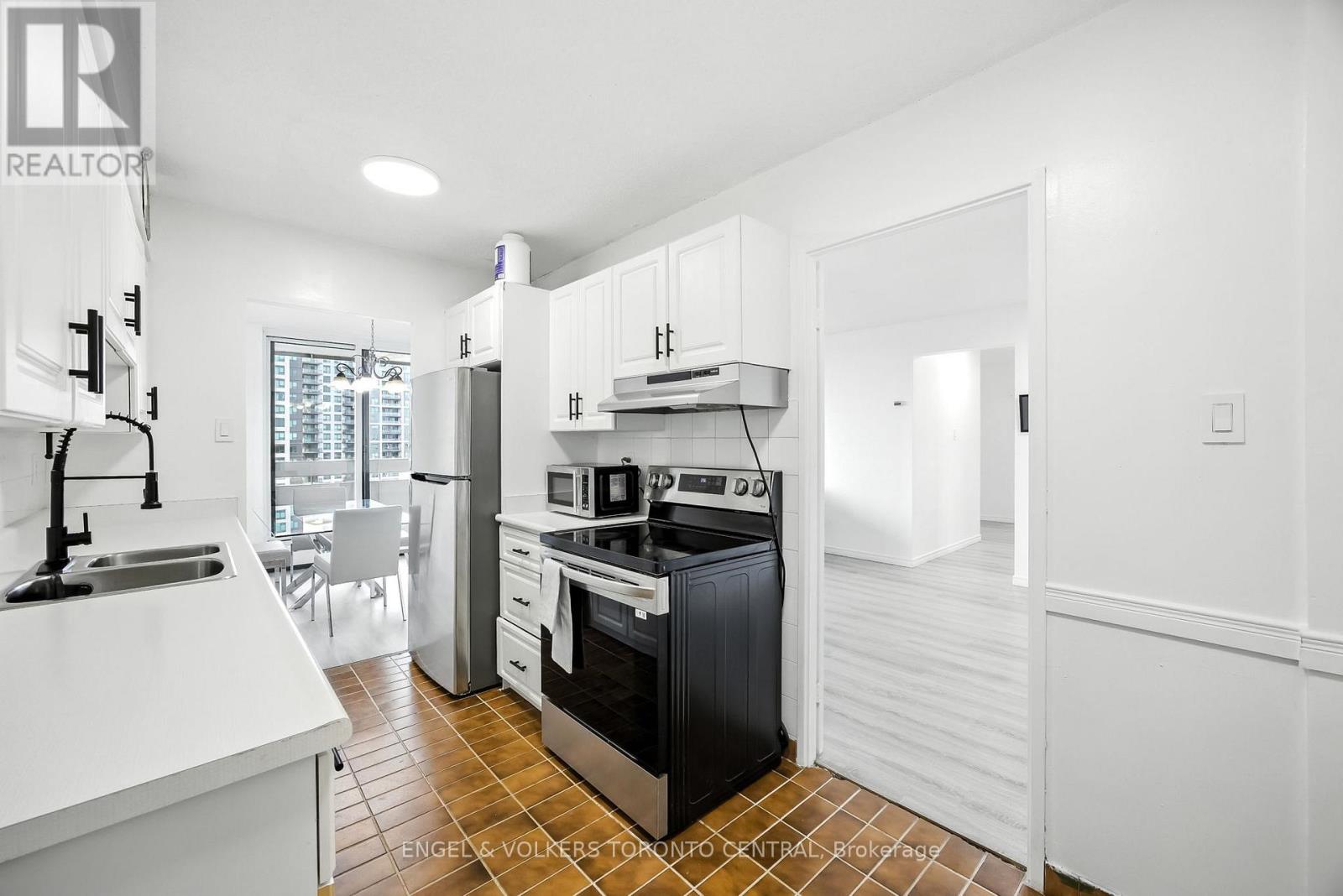 Photo 18 of 910 1210 Radom Street, Pickering ON