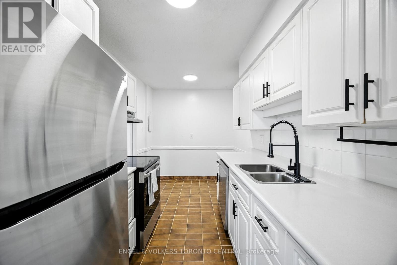 Photo 21 of 910 1210 Radom Street, Pickering ON
