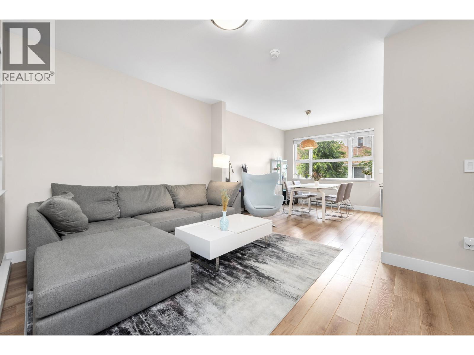 Photo 3 of 4 7180 Gilbert Road, Richmond BC