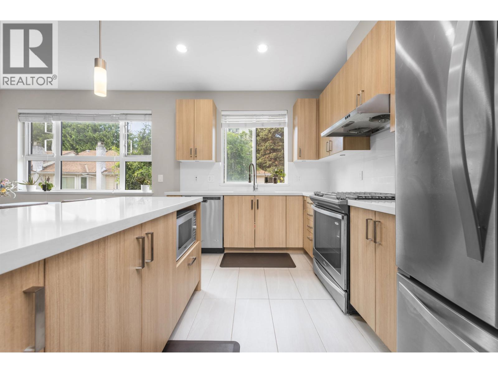 Photo 6 of 4 7180 Gilbert Road, Richmond BC