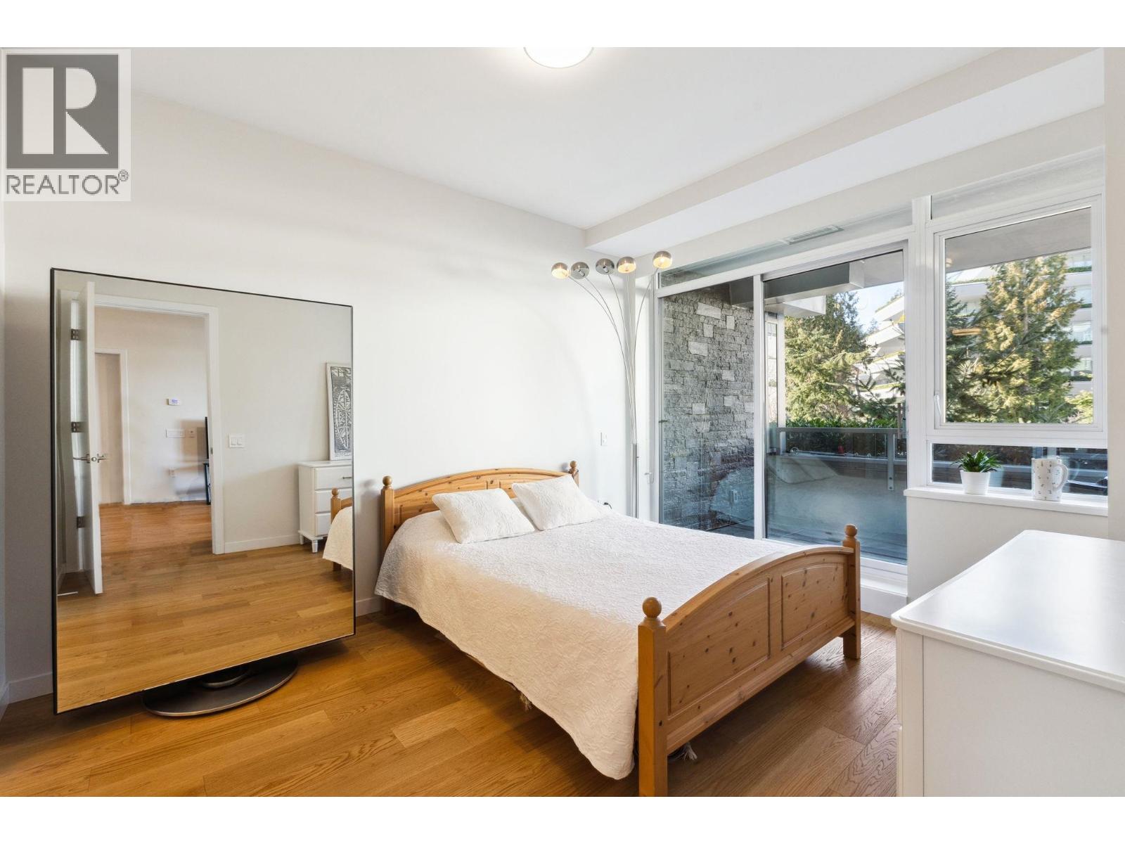 Photo 8 of 204 788 Arthur Erickson Place, West Vancouver BC